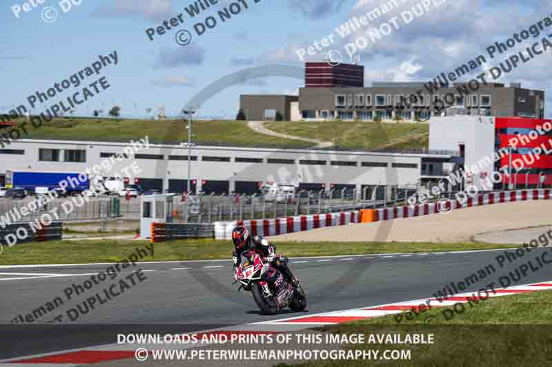 cadwell no limits trackday;cadwell park;cadwell park photographs;cadwell trackday photographs;enduro digital images;event digital images;eventdigitalimages;navarra;no limits trackdays;peter wileman photography;racing digital images;trackday digital images;trackday photos